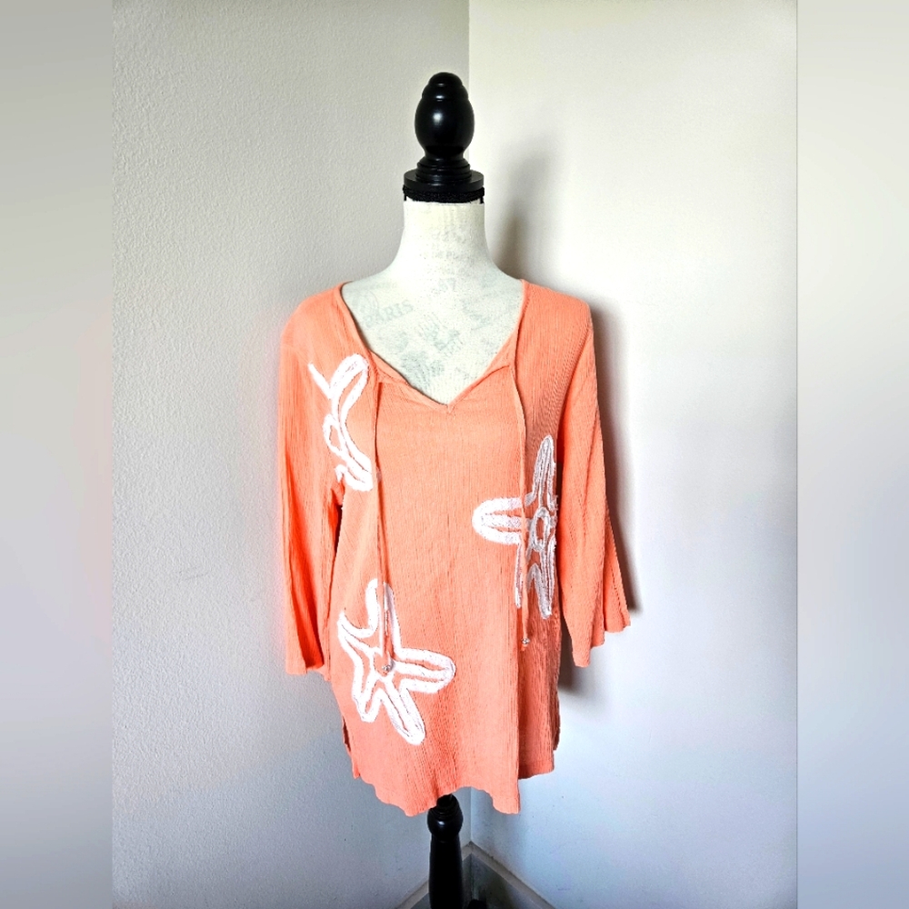🌴peach V-Neck Top with White Starfish Design size small 🌴